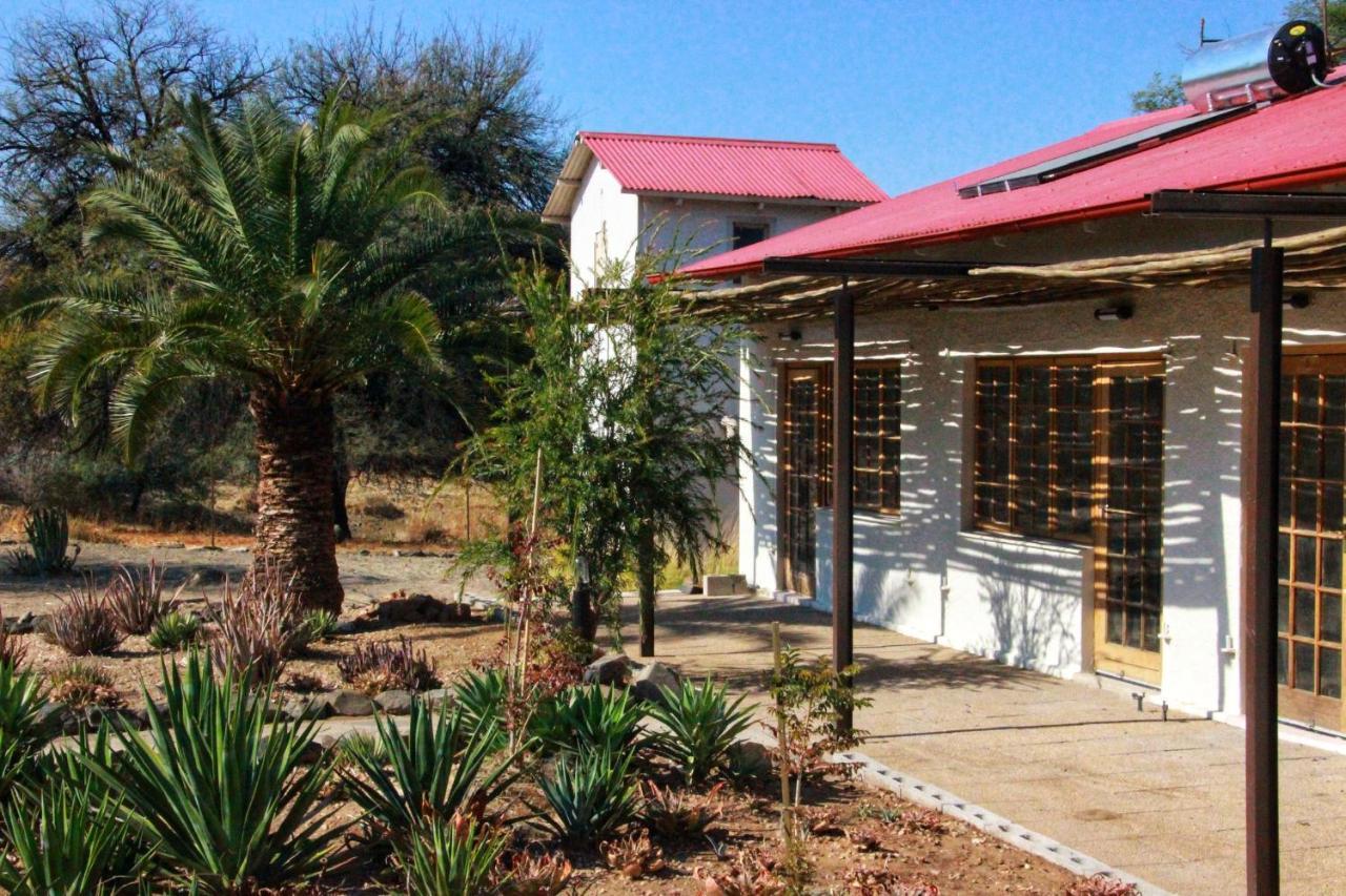 Villa Otjisazu Guest Farm à Khorusepa Extérieur photo